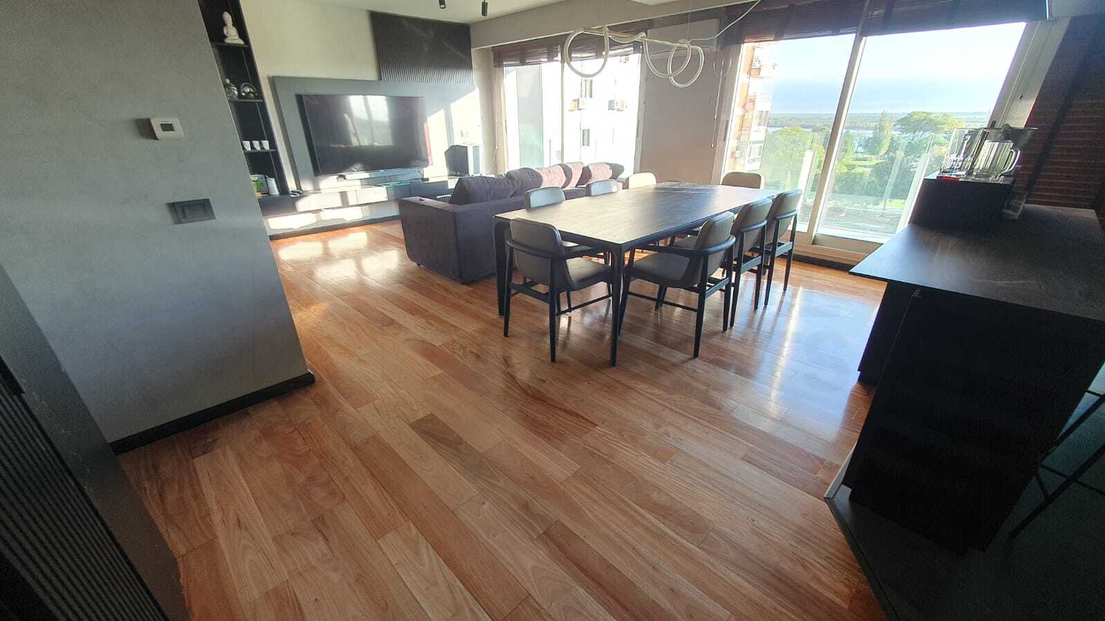 Piso de madera trabajado por Cardinal Parquets - Rosario, Funes, Fisherton
